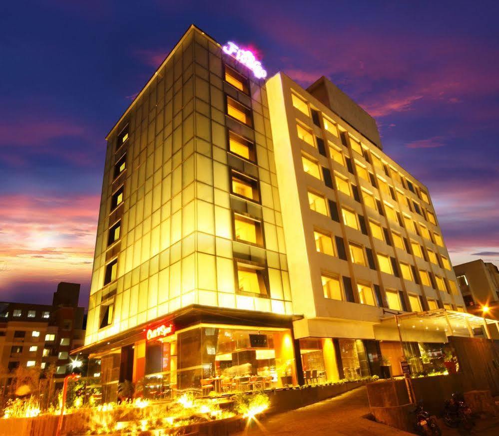 Hotel Fidalgo Pune Exteriör bild