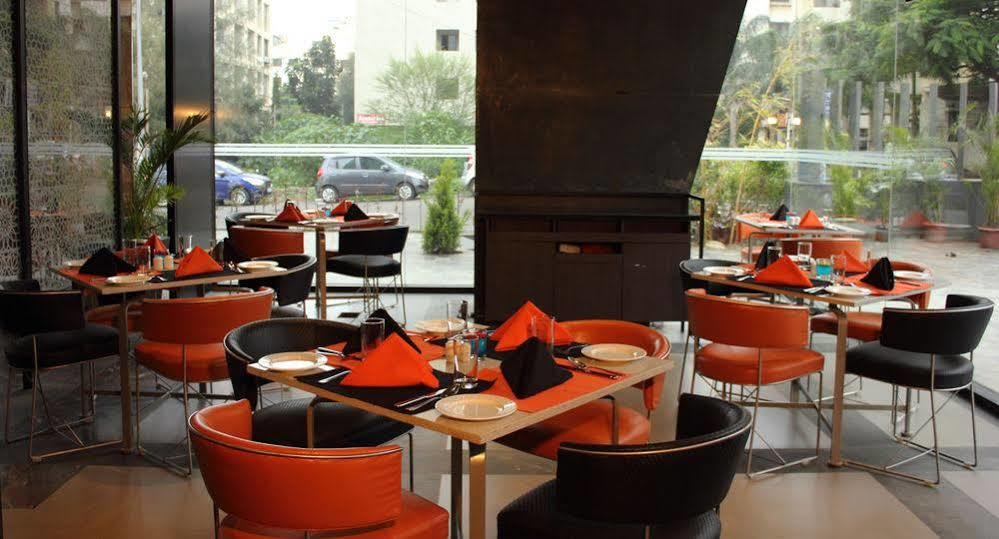 Hotel Fidalgo Pune Exteriör bild